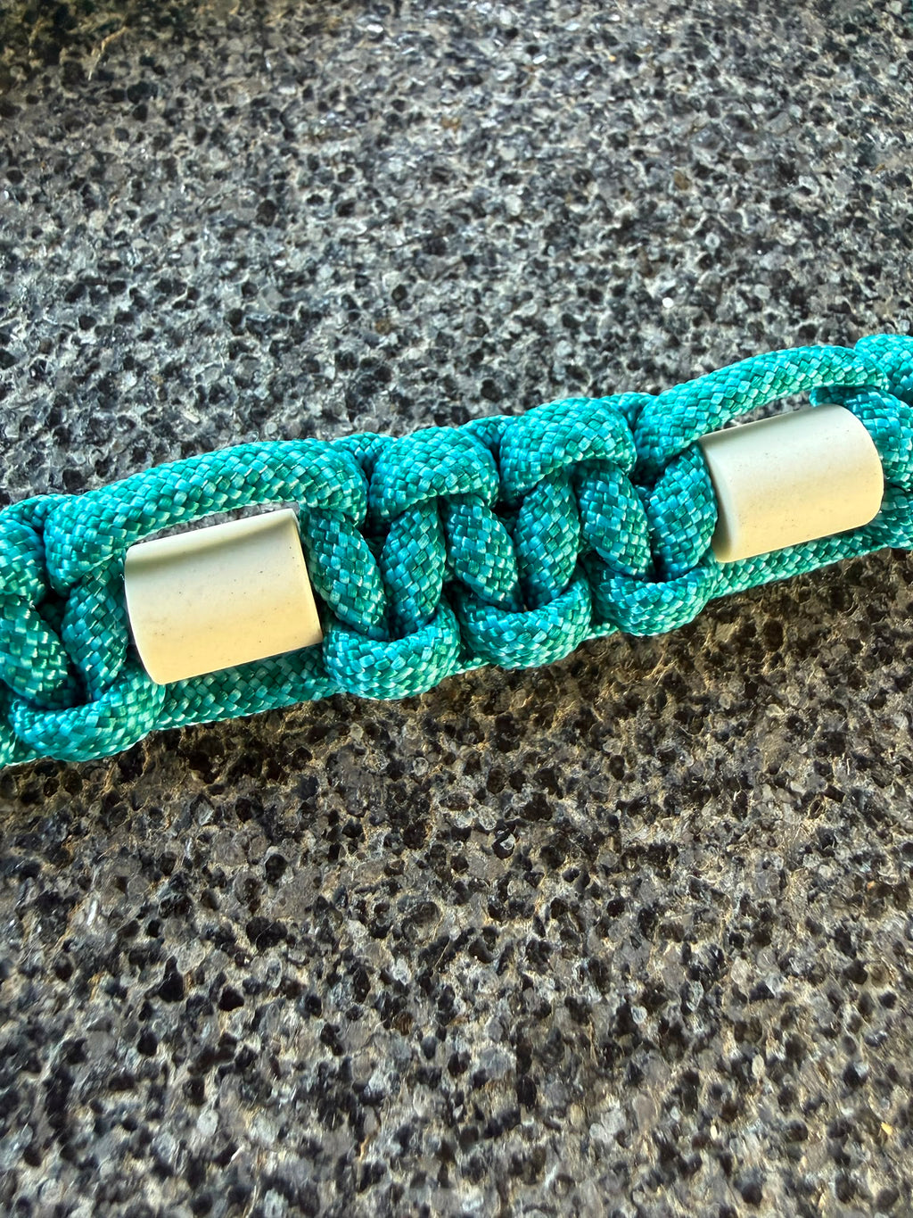 Anti-Zecken-Halsband aus EM‑Keramik Türkis Diamand