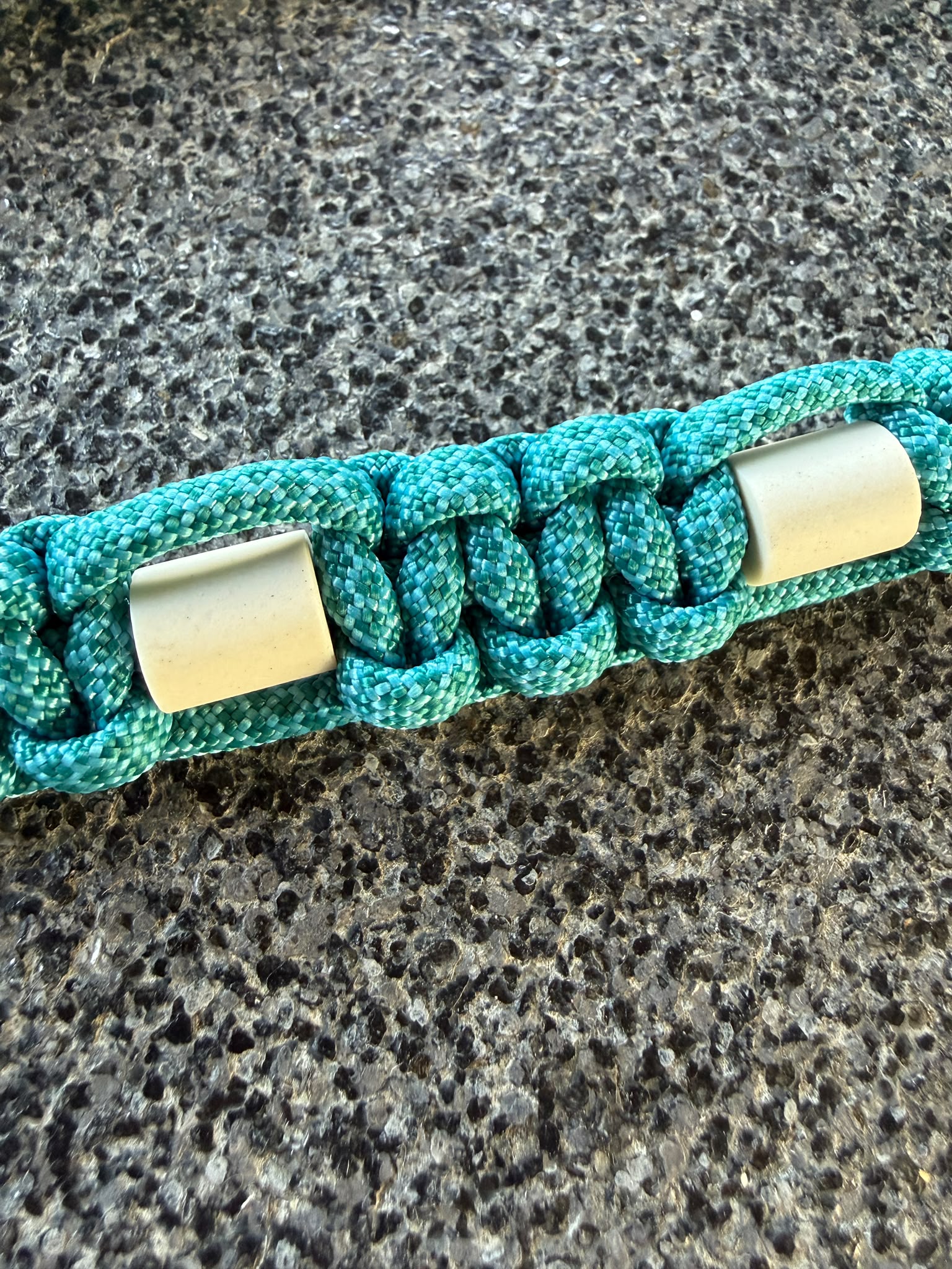 Anti-Zecken-Halsband aus EM‑Keramik Türkis Diamand